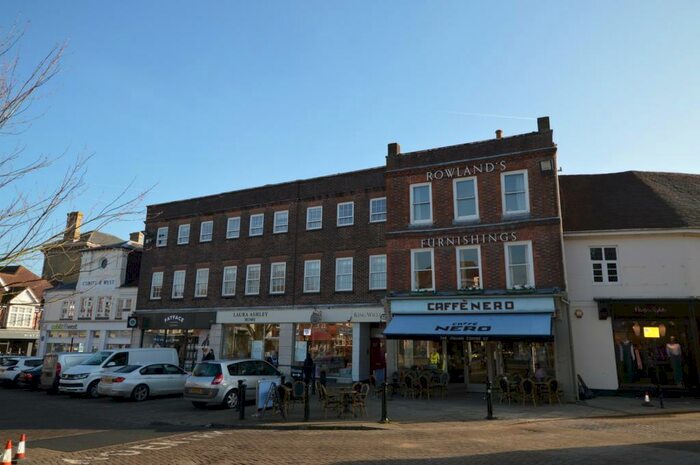 2 Bedroom Flat To Rent In King William's Gate, The Square, Petersfield, GU32
