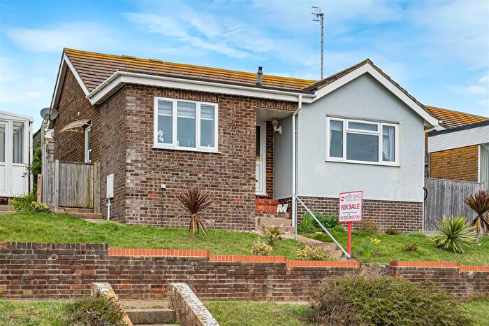 2 Bedroom Bungalow For Sale In Hawth Park Road, Seaford, BN25