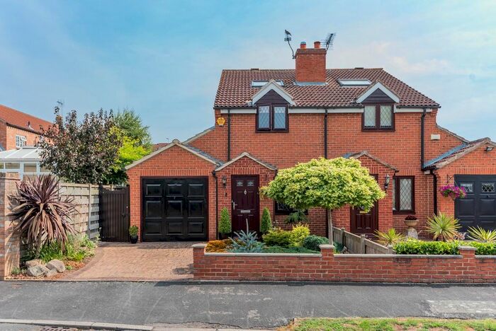 3 Bedroom Semi-Detached House For Sale In Water Lane, Dunnington, York, YO19