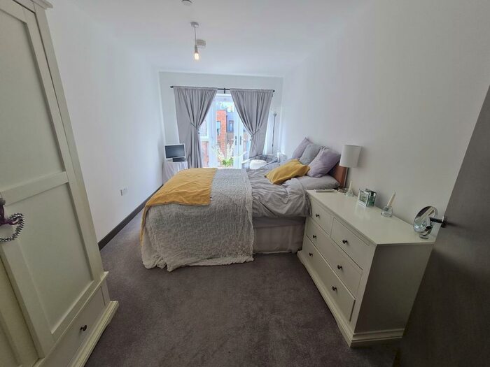 Studio To Rent In Springfield Park, Maidstone, ME14