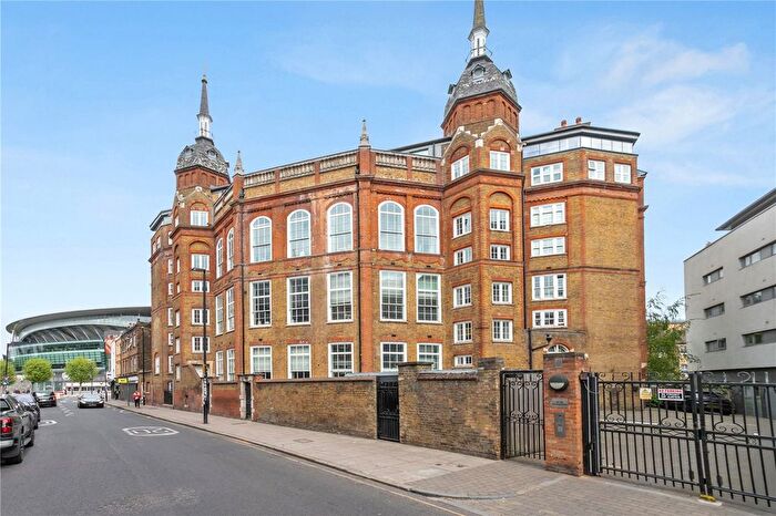 2 Bedroom Flat For Sale In Hornsey Road, London, N7