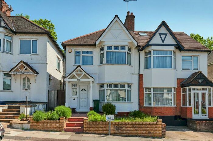 3 Bedroom Semi-Detached House To Rent In Glebe Crescent, Hendon, NW4