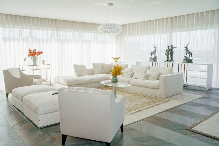 3 Bedroom Flat For Sale In Parr's Way, London, W6