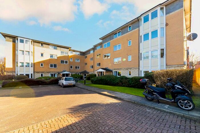 2 Bedroom Flat To Rent In Tollington Park, London, N4