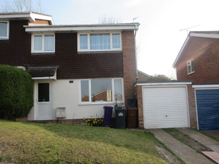 3 Bedroom Semi-Detached House To Rent In Brampton Road, Royston, SG8