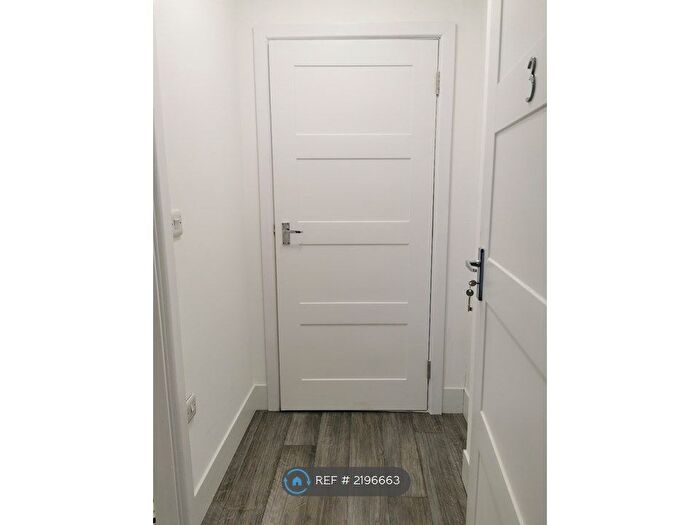 1 Bedroom Flat To Rent In Osborne Road, Pontypool, NP4