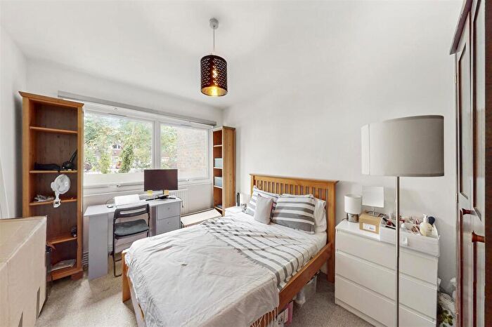 2 Bedroom Apartment To Rent In Chilton Street, Shoreditch, E2