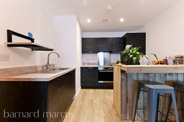 1 Bedroom Flat For Sale In Marketfield Way, Redhill, RH1