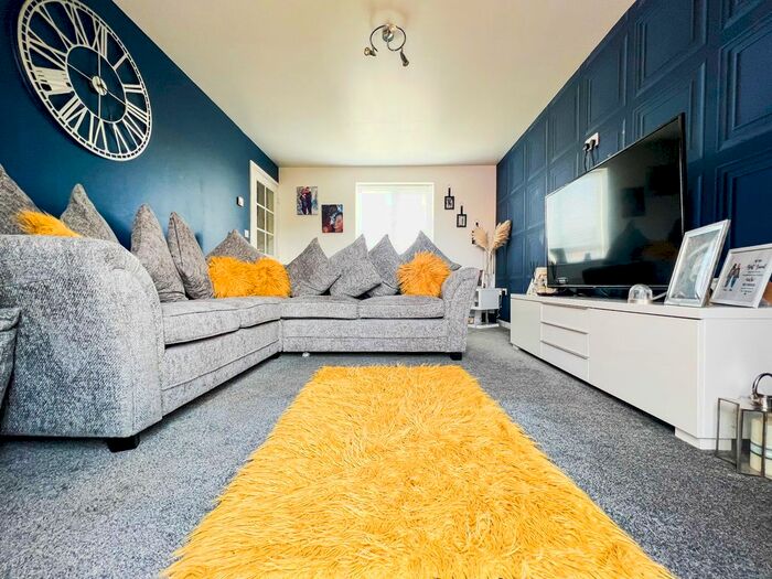 3 Bedroom Semi-Detached House For Sale In Stable Mews, Aske Road, Redcar, TS10