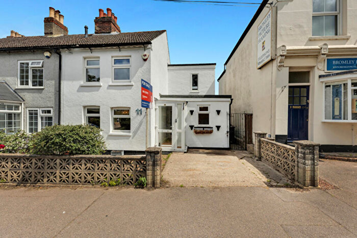2 Bedroom Semi Detached House For Sale In Oakley Road, Bromley, BR2