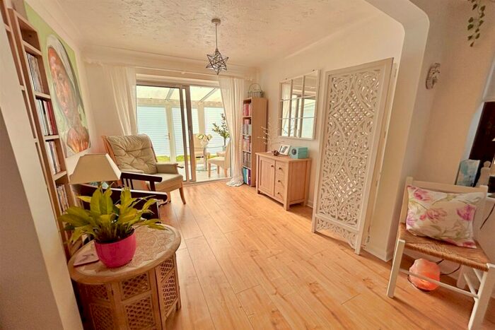 3 Bedroom End Of Terrace House For Sale In Charlton Marshall, DT11