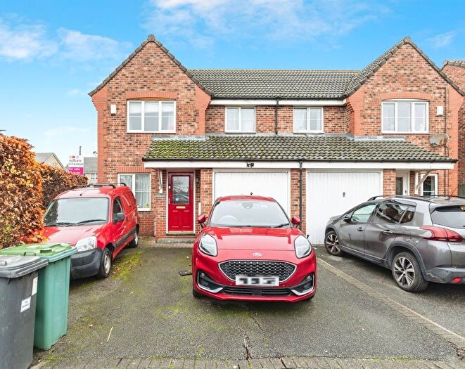 3 Bedroom Semi-Detached House For Sale In New Lane, East Ardsley, Wakefield, WF3