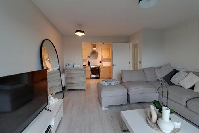 1 Bedroom Flat For Sale In Parkhouse Court, Hatfield, Hertfordshire, AL10