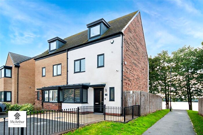 4 Bedroom Semi Detached House For Sale In Lake View, Lakeside, Doncaster, DN4