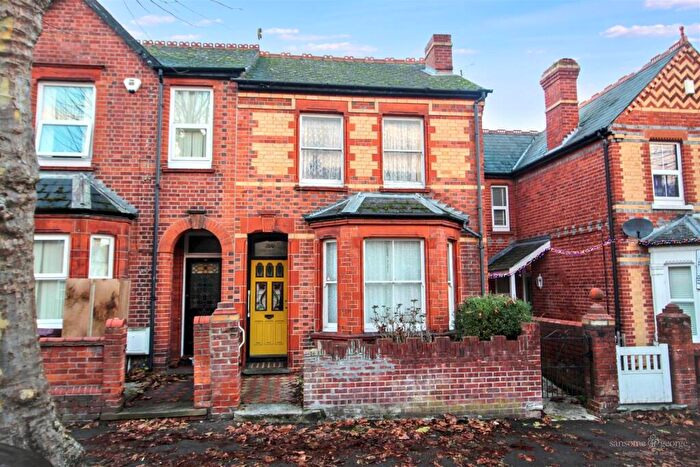 4 Bedroom Semi Detached House For Sale In Wantage Road, Reading, RG30