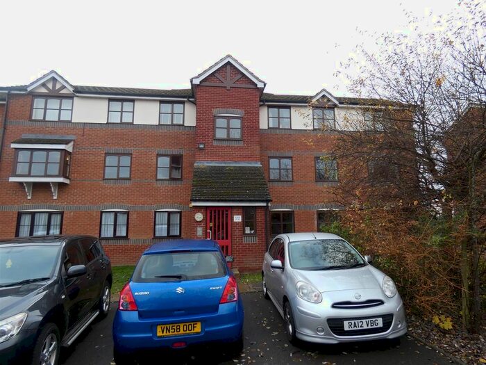 2 Bedroom Flat To Rent In Coalmans Way, Burnham, Slough, SL1