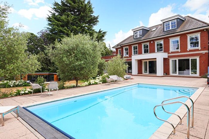 5 Bedroom Detached House For Sale In The Mount, Esher, Surrey, KT10