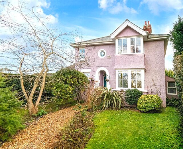 4 Bedroom Detached House For Sale In Blackbridge Road, Freshwater, PO40