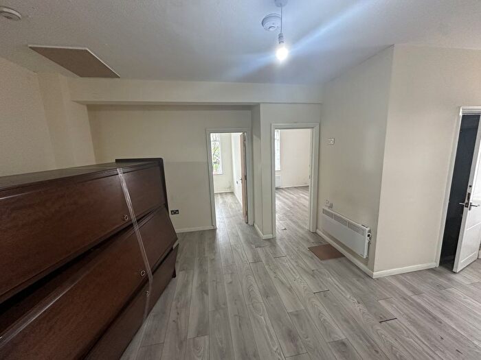 2 Bedroom Flat To Rent In Hertford Road, Enfield, EN3