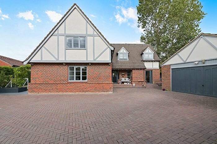 5 Bedroom Detached House For Sale In Foxley Lane, Binfield, Bracknell, Berkshire, RG42