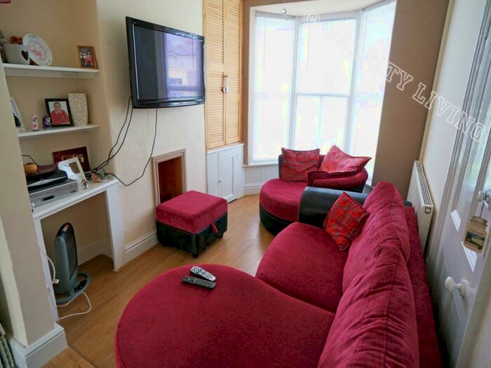 2 Bedroom House To Rent In Orme Road, Bangor, Gwynedd, LL57