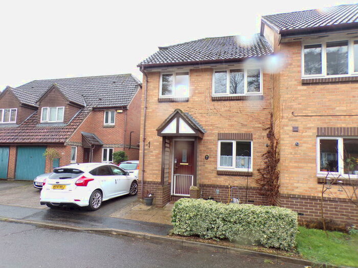 3 Bedroom House To Rent In Ringwood, BH24