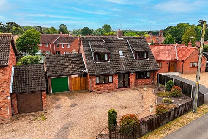 3 Bedroom Detached House For Sale In The Street, Earsham, Bungay, NR35
