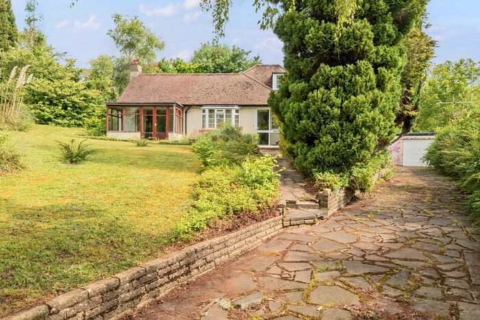 3 Bedroom Bungalow For Sale In The Hillside, Orpington, BR6