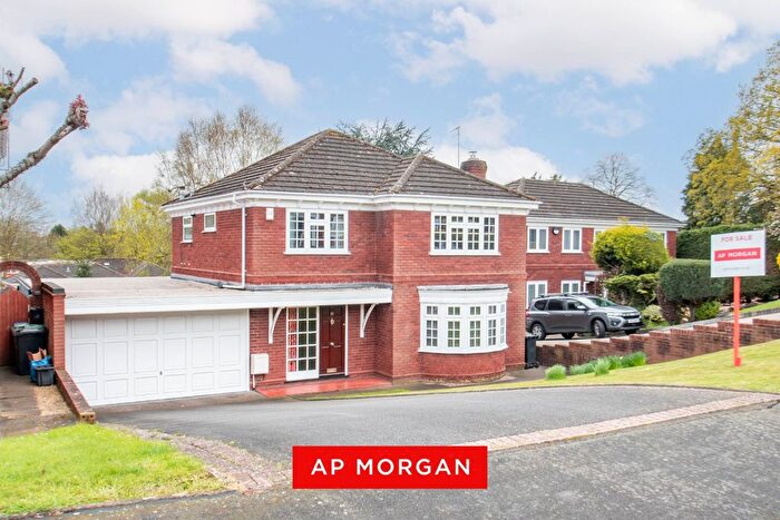 4 Bedroom Detached House For Sale In Shaftesbury Avenue, Stourbridge, West Midlands, DY9