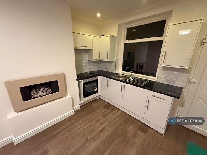 2 Bedroom Terraced House To Rent In Skircoat Green, Halifax, HX3