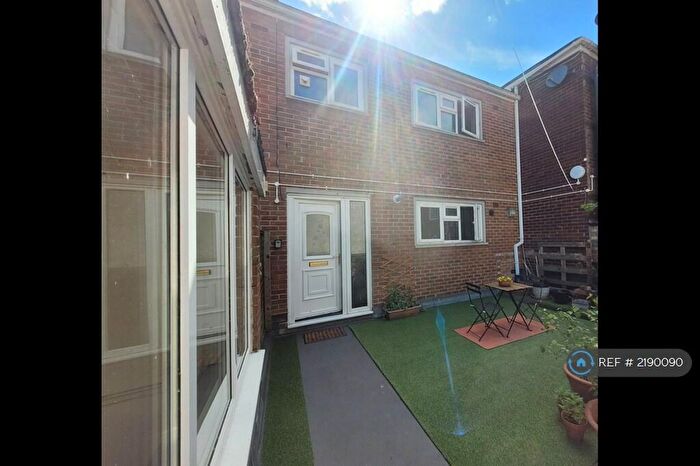 2 Bedroom Maisonette To Rent In South Street, Exeter, EX1