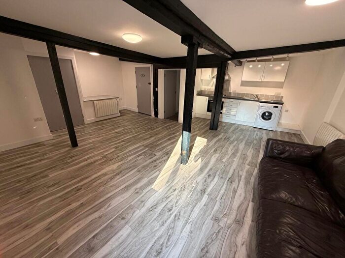 1 Bedroom Flat To Rent In Bank Mews, Market Place, Ross-on-wye, HR9