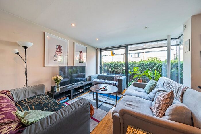 2 Bedroom Flat For Sale In Hillyard Street, London, SW9