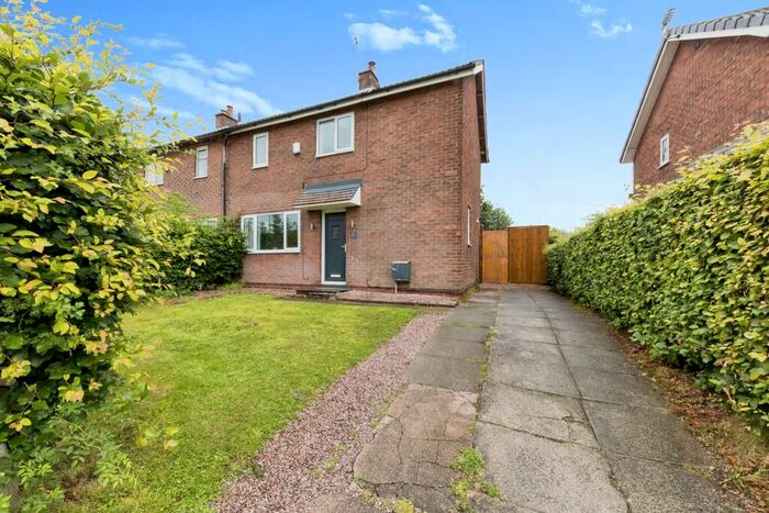 2 Bedroom Semi-Detached House To Rent In Earlsway, Macclesfield, Cheshire, SK11