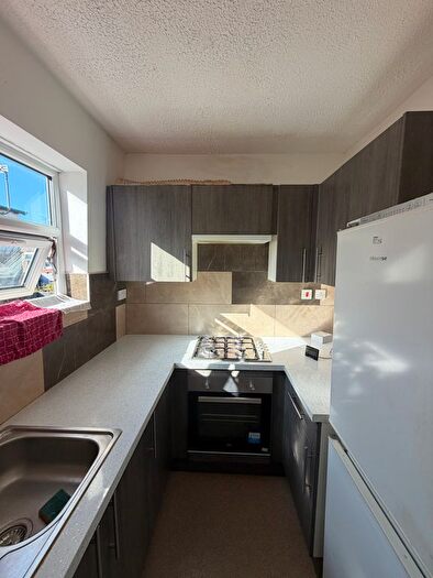 2 Bedroom Flat To Rent In Springfield Road, London, N15