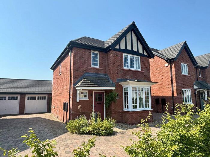 3 Bedroom Detached House For Sale In Bluebell Road, Holmes Chapel, CW4
