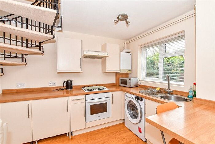 1 Bedroom End Of Terrace House For Sale In College Avenue, Tonbridge, Kent, TN9