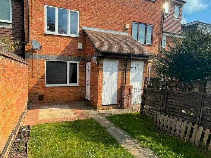 1 Bedroom Maisonette To Rent In Campion Close, Denham, Uxbridge, UB9