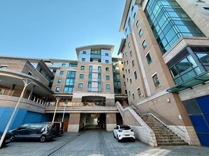 1 Bedroom Flat For Sale In Flat Dolphin Quays, The Quay, Poole, Dorset, BH15