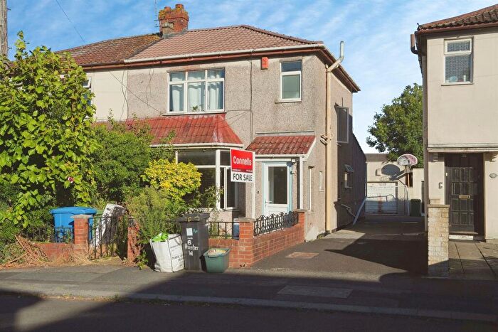 4 Bedroom Semi-Detached House For Sale In Hunters Way, Filton, Bristol, BS34