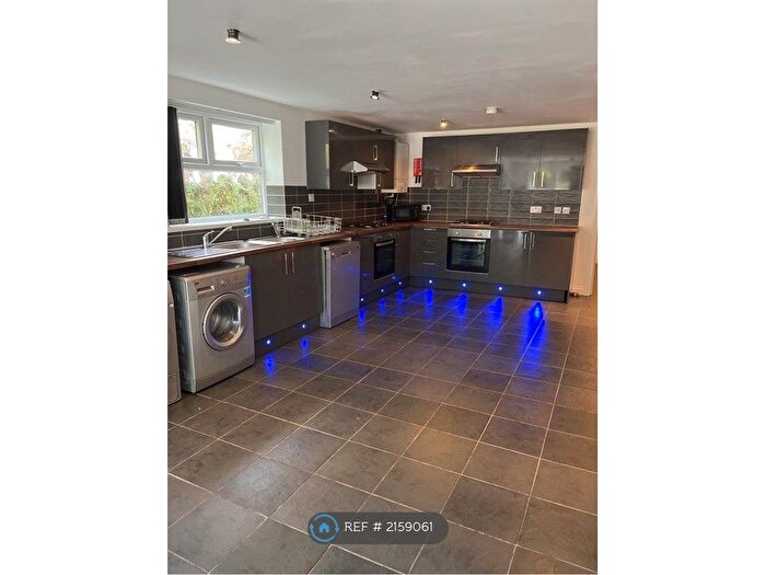 8 Bedroom Terraced House To Rent In Wyeverne Road, Cardiff, CF24