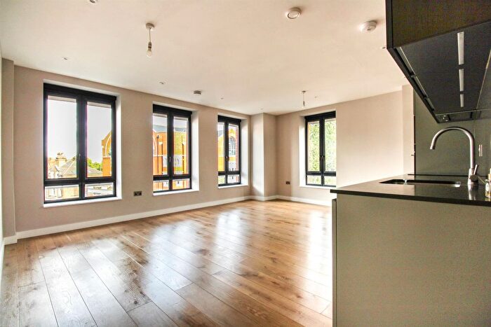 2 Bedroom Flat To Rent In Richardson Apartments, Causton Road, N6