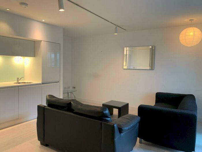 2 Bedroom Flat To Rent In Ingram Street, Leeds, West Yorkshire, Uk, LS11