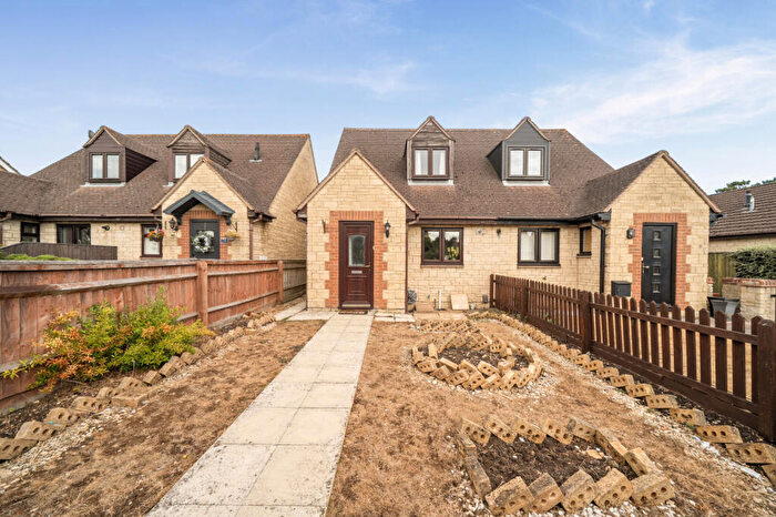 2 Bedroom Semi-Detached House For Sale In Burford Road, Carterton, OX18