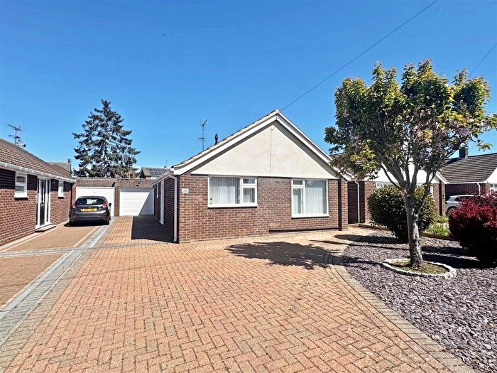 2 Bedroom Detached Bungalow For Sale In Plymouth Road, Old Springfield, Chelmsford, CM1