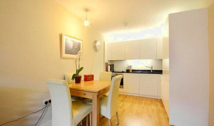 1 Bedroom Flat To Rent In Amelia Street, Elephant And Castle, London, SE17