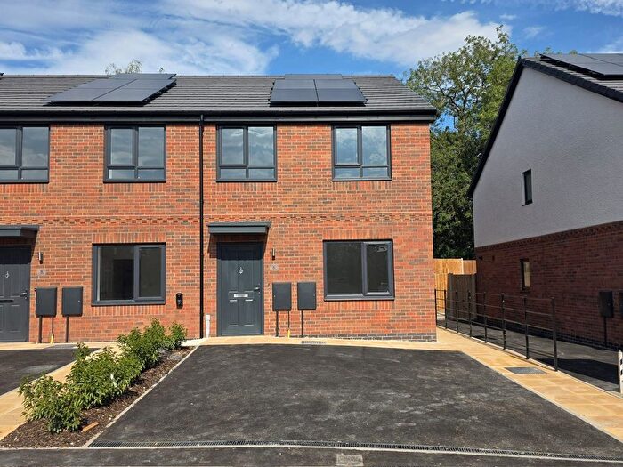 3 Bedroom End Terrace House To Rent In Agnes Drive, Ripley, DE5