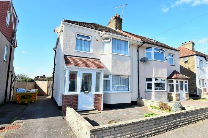 3 Bedroom Semi-Detached House To Rent In Gipsy Road, Welling, DA16