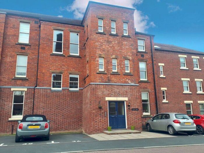 2 Bedroom Flat To Rent In Porters Lodge, Wordsley, DY8