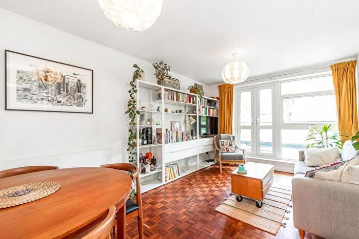 2 Bedroom Flat To Rent In Wood Vale, Forest Hill, London, SE23